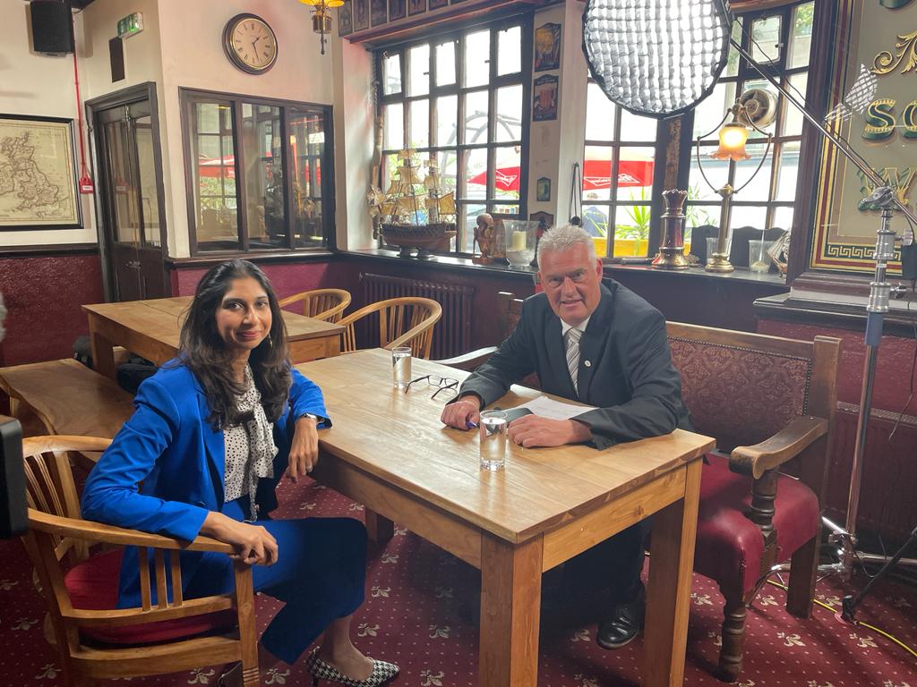 LeeAndersonMP_'s tweet image. Exclusive Scoop.

Watch me tomorrow on @GBNEWS interview @SuellaBraverman in her first interview on British soil since her landmark speech this week in the US.

7pm tomorrow night 🖥📺