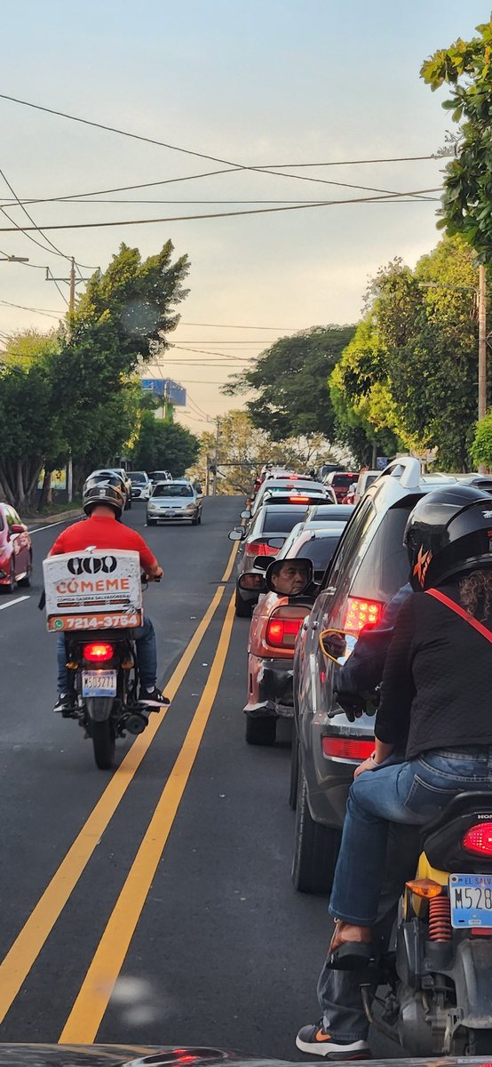 Alértux El Salvador tweet media