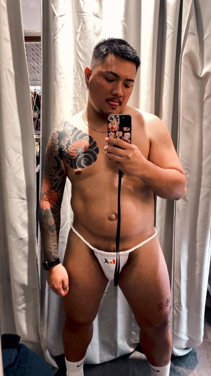 第一次穿六尺
好害羞😳😳