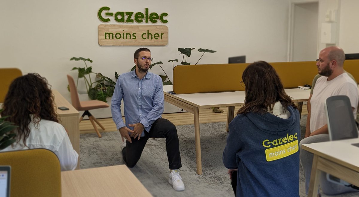 🏢💪 Aujourd'hui, c'est la Journée Nationale du Sport en Entreprise !

Gaz-Elec Moins Cher transforme ses bureaux en salle de sport pour cette occasion 🧘‍♀️

On partage avec vous ce bon moment en équipe ! 

#énergie #JournéeNationaleDuSportEnEntreprise #GEMC