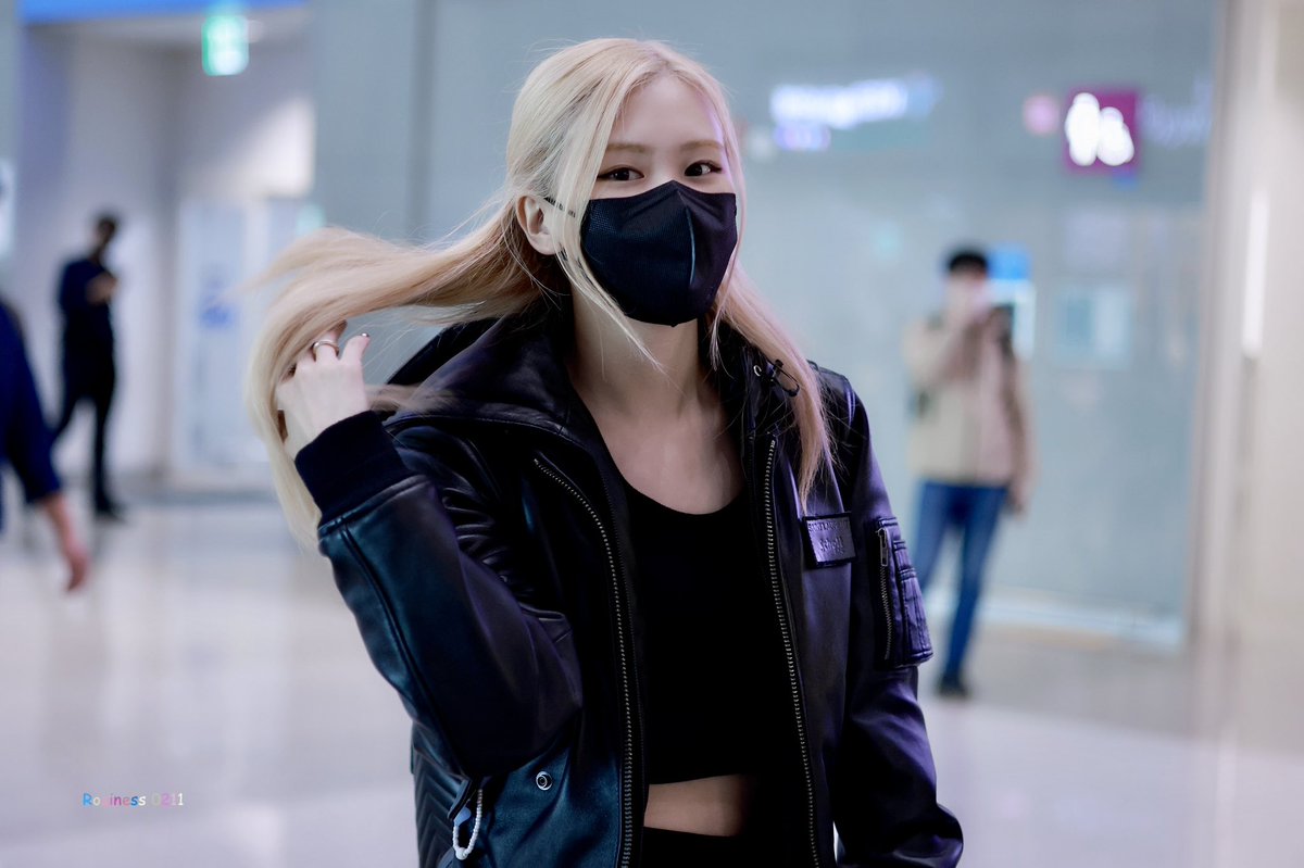 Rosiness_of0211's tweet photo. 221021🤍인천출국🤍

🪽 https://t.co/aaaPCts8mn
🪽 https://t.co/NFlTbrC03a
🪽 https://t.co/WcQEmwyHD2
🪽 https://t.co/NtpZHTdhWx

#ROSÉxSaintLaurent #ROSÉ #로제 https://t.co/rK8jdagvtf