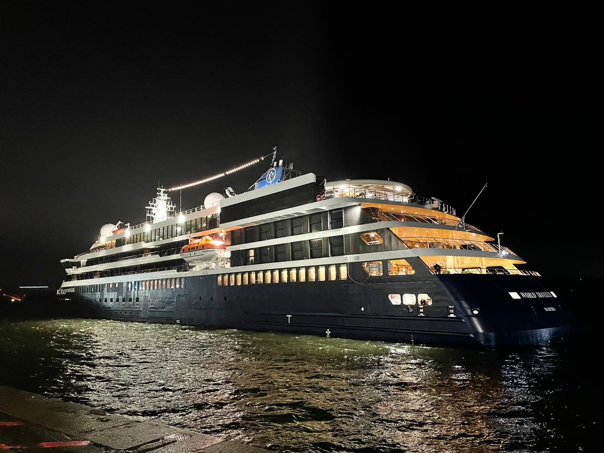 CapitalCruising tweet media