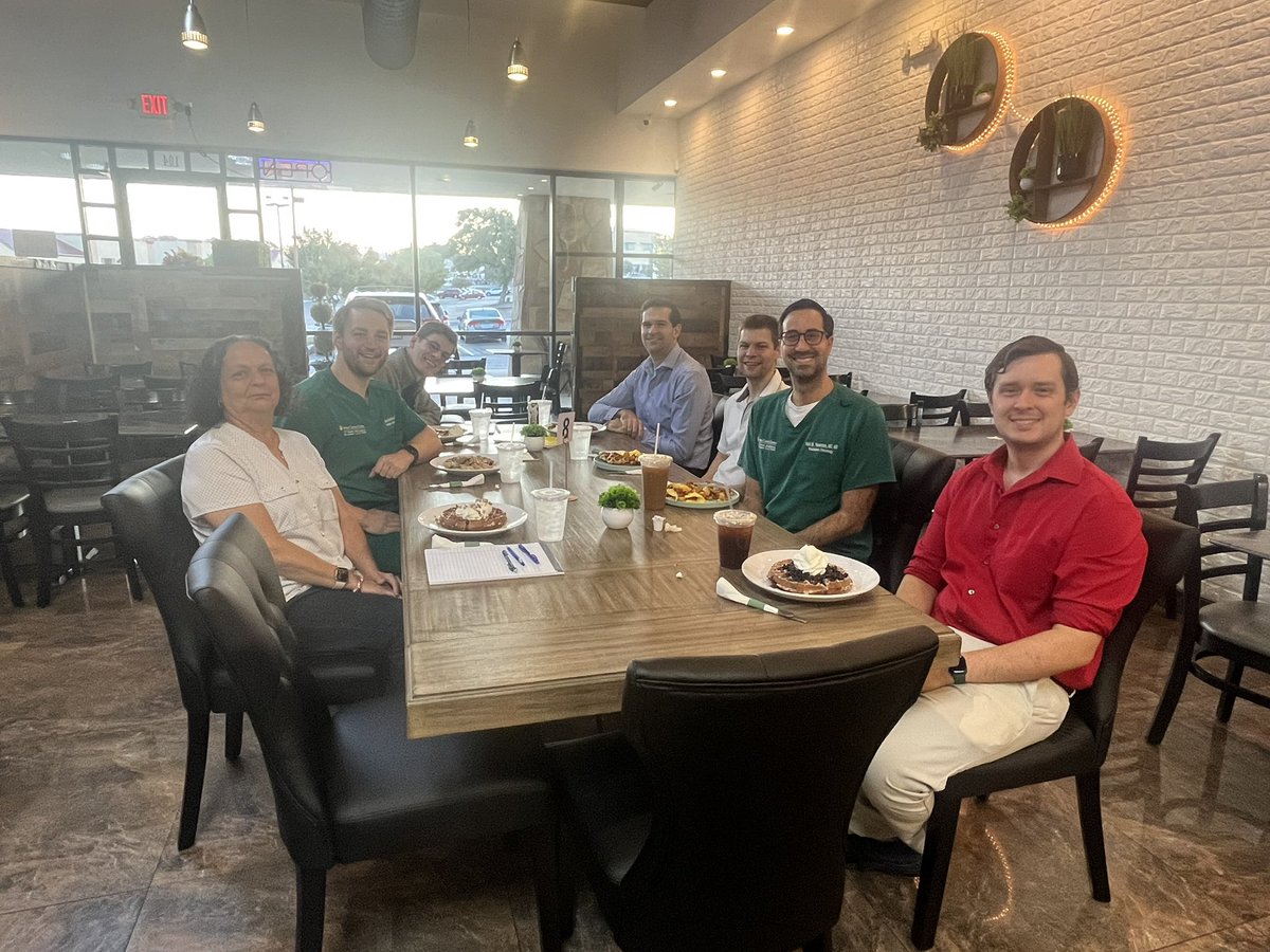 Wellness breakfast and mindfulness activities with the APD - so grateful for thoughtful compassionate trainees who make me better ☺️<a href="/UTHSCSARadOnc/">UTHSCSA Radiation Oncology Residents</a>  @UTHealthSAMDA