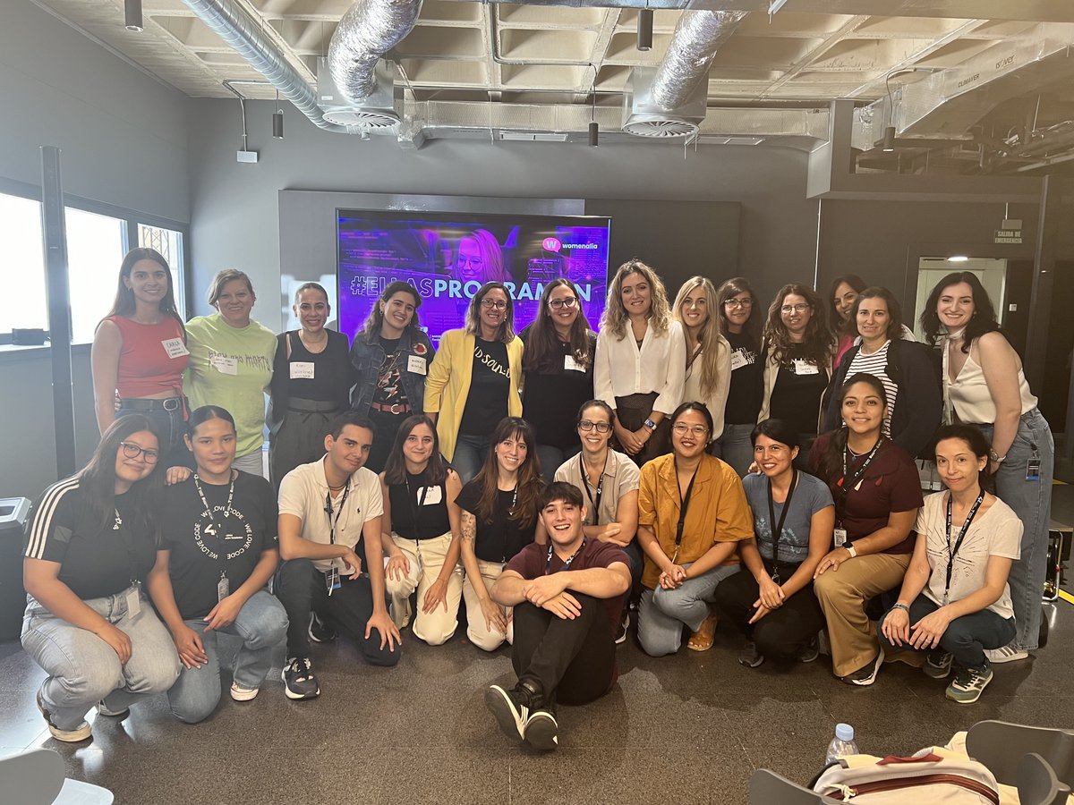 42BarcelonaFTef's tweet photo. 👩‍💻 La comunidad de #mujeres profesionales y emprendedoras más extensa de habla hispana se encuentra en #42BarcelonaFTef con #EllasPrograman.

Una jornada inspiradora de la mano de @womenalia para promover la presencia de mujeres en el mundo de la #programación.

#WomenWhoCode