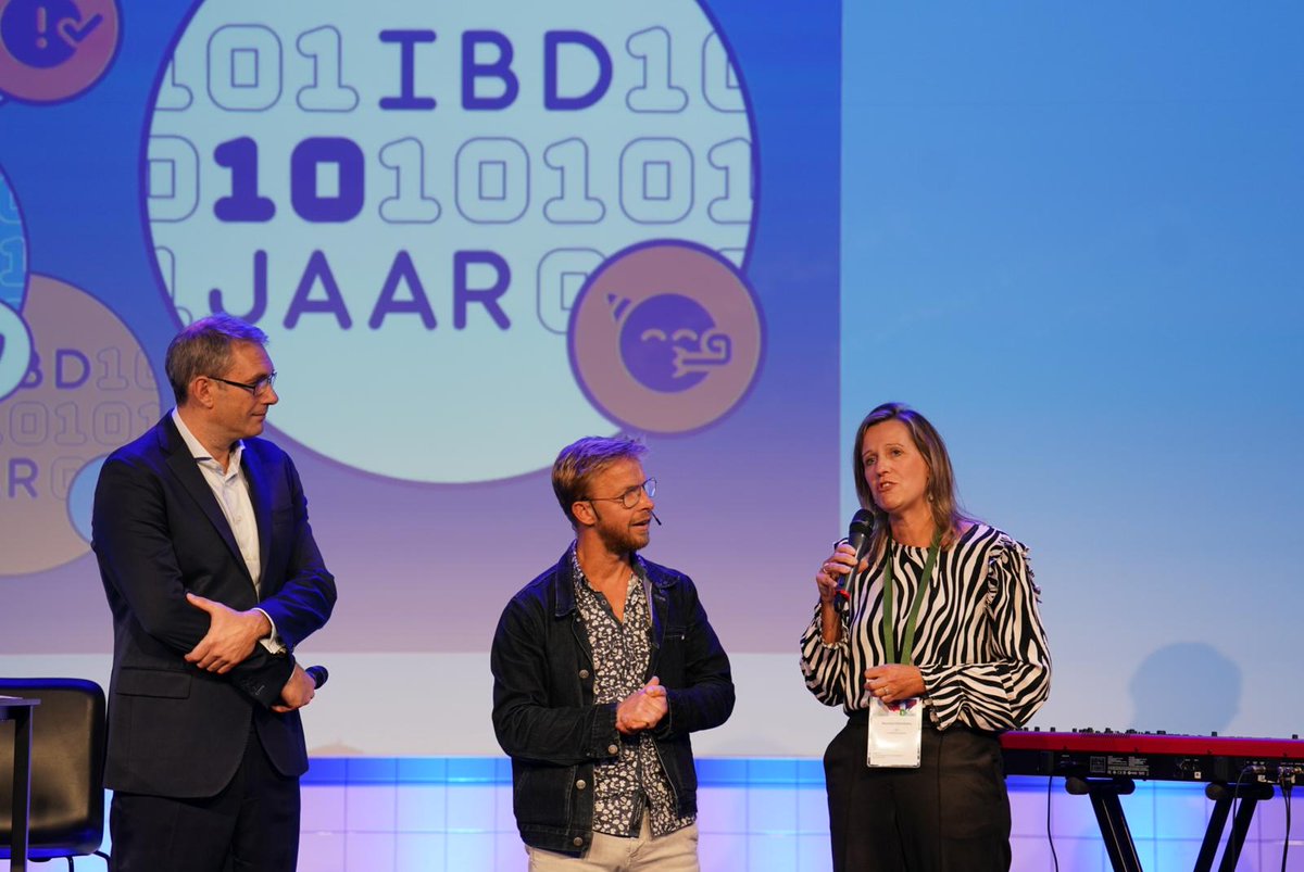 “We weten wat er speelt. Onze waardevolle kennis van de praktijk delen we graag met het Rijk ten behoeve van robuust beleid”, zegt Nausikaä Efstratiades, hoofd IBD, <a href="/AvHuffelen/">Alexandra van Huffelen</a>, @minbzk. #10jaarIBD.