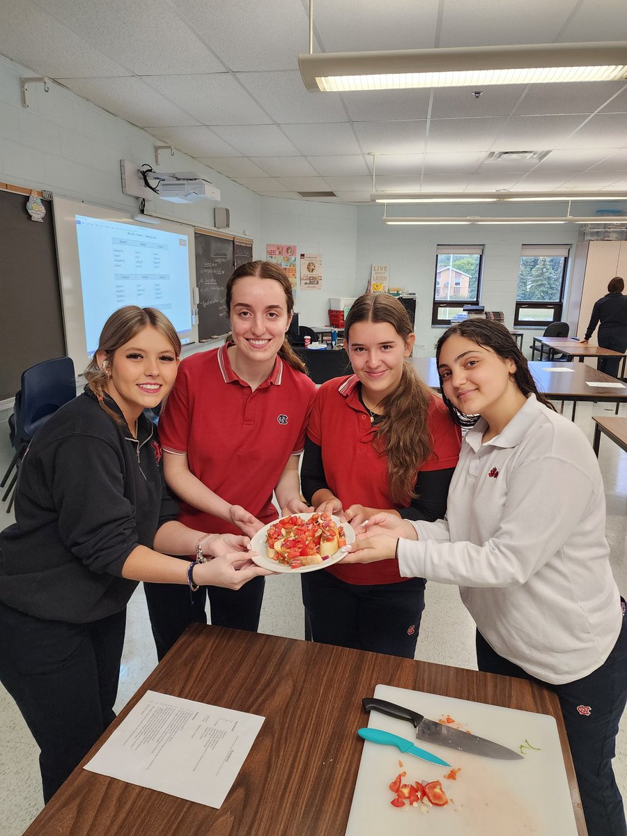 L_iliou's tweet photo. This morning, we practiced knife cuts in HFA4U1. Great work, everyone! #Bruschetta @cnewmannews https://t.co/FaZmfyGRJN
