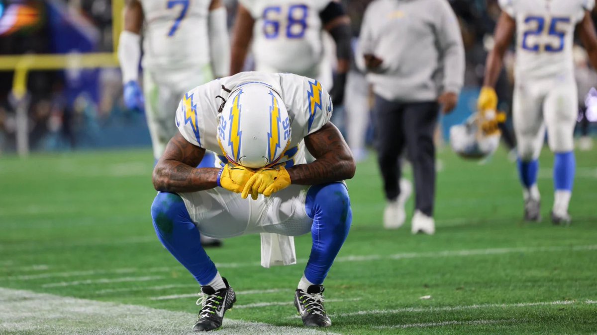 ChargersOMFL's tweet photo. Chargers defense blows another lead as Chargers fall to Lions 30-27 losing their 5th game in a row. Rookie WR Quentin Johnston had a good game in the loss as he had 125 yards. @GrownFolksOC https://t.co/9spVDmxQc7