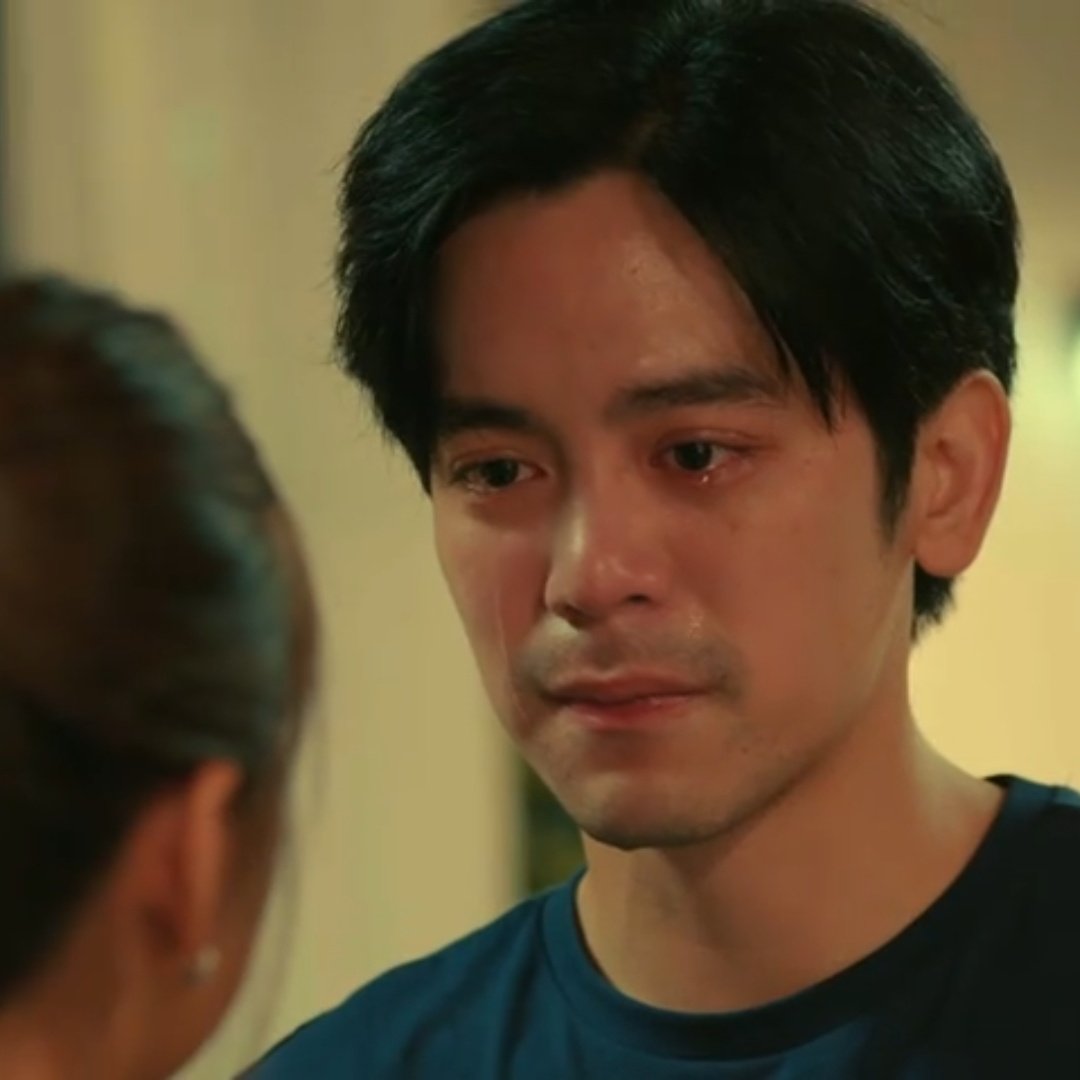 JoshBiOFC's tweet photo. Pinatunayan lang ni Alex kung gaano niya talaga kamahal si Renz kahit ilang beses pa siyang saktan nito. Hugs for Alexandra Zhang! Please lang Renz wag mo na siyang pakawalan! @iamjoshuagarcia @gabbi

#UMHBantaSaPagtuklas #UnbreakMyHeart #JoshBi https://t.co/rE50lsPBdb