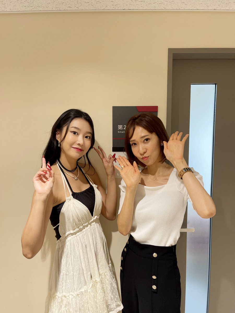 𝐌𝐂 ヒョナ / 구현아 tweet media
