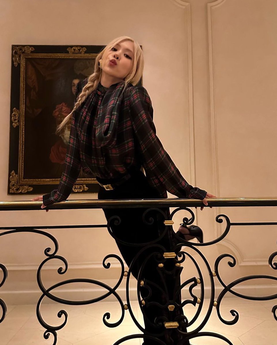 roseannepics's tweet image. 