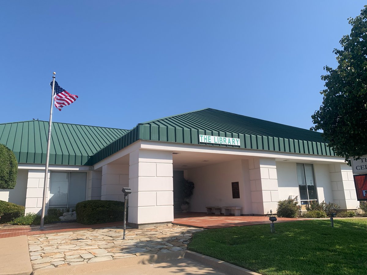 From bookmobile to cultural beacon! Explore the incredible journey of The Library at Cedar Creek Lake in Seven Points, Texas. It's a true testament to community spirit. Read the article here! bit.ly/3PlJPvE #LibraryLife #CommunityEmpowerment #TexasLibraries