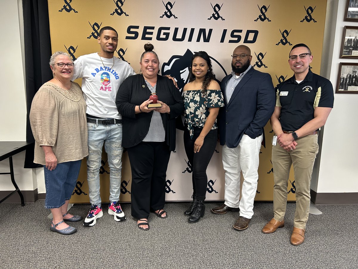 Shantill Vann is the Seguin ISD Apple Award recipient for September. As a proud member of the Seguin High School Class of 1989, this service-oriented Matador began her career with Seguin in 2009 after years of helping adults through her work with the Texas Workforce Commission.