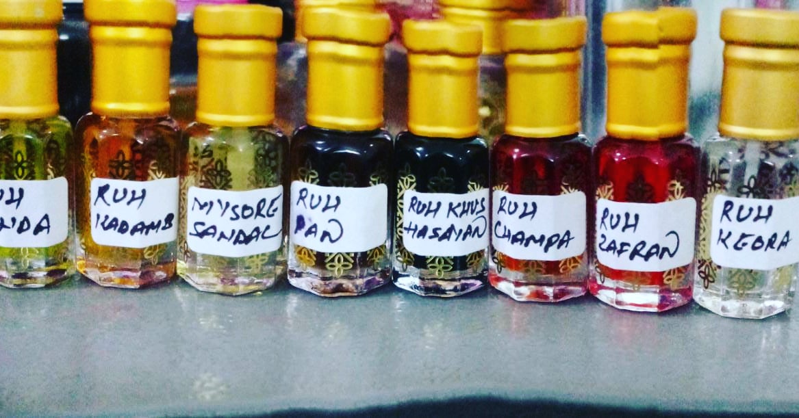 JavedAnvar6's tweet photo. @ARYSabirShakir Alward Perfumes Oil was established in 2012 Attar and modern perfumes oil  and supplying of premium quality Ruh Khus Attar, Ruh Champa Attar, Ruh Zafran Attar, Natural Attar, Ruh Gulab Oil, Ruh Genda oil, Ruh Kevra oil provide 
https://t.co/ZXGab5w7us https://t.co/V6Jzvs4s7u