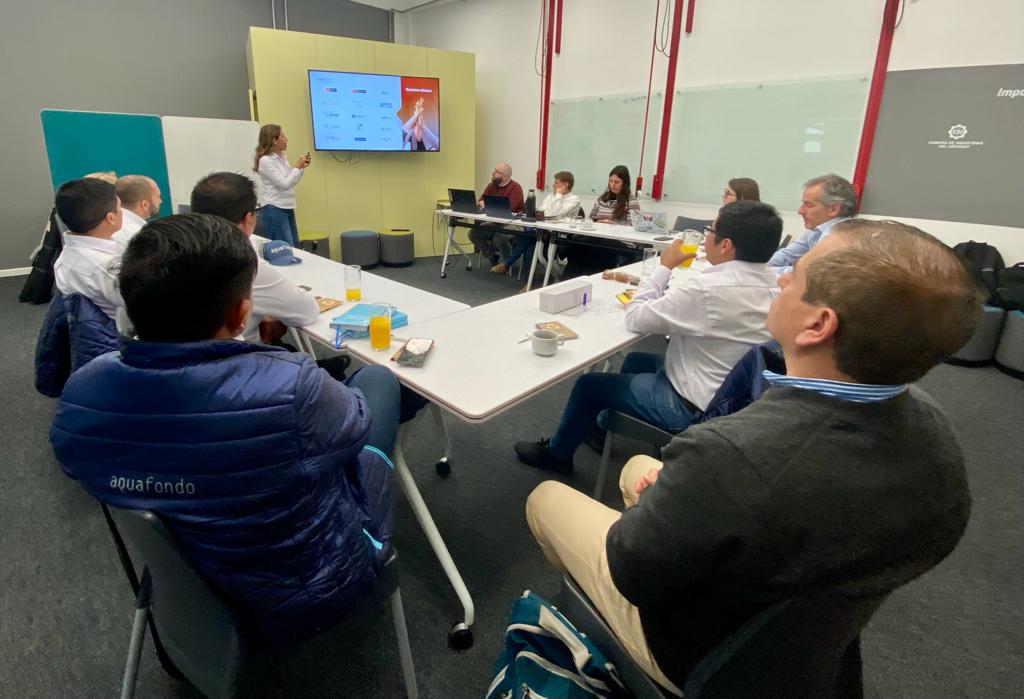 La sostenibilidad se fortalece con la gestión eficiente del #agua y #HuellaHídrica en el sector productivo. 
Encuentro entre <a href="/GWP/">GWP 🌐</a>, <a href="/impulsa_ciu/">Impulsa Industria</a>, <a href="/UTECuy/">Universidad Tecnológica</a> y <a href="/aquafondolima/">AQUAFONDO</a> para potenciar este camino 💦🌱 
> América Latina y el Caribe concentra el 30% del agua dulce del planeta! 🌎