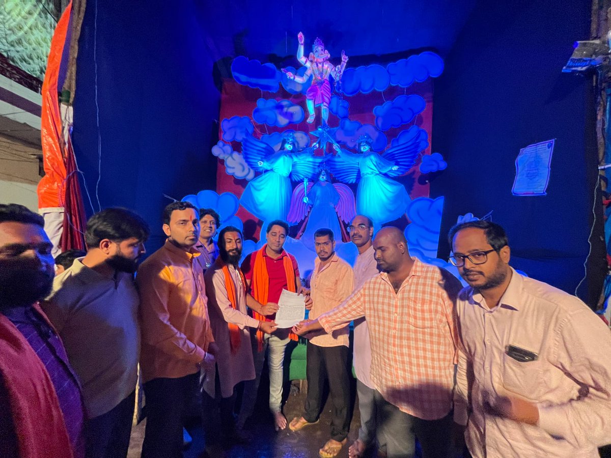 In Bhagyanagar, On the occasion of #GaneshChaturthi
Big Boss Ganesh and Angels Ganesh idols were placed 
Where anti-Dharma Ganapati idols were installed and we explained to them what kind of harm will be caused by this.
<a href="/GJChetan/">Chethan Janardan</a>