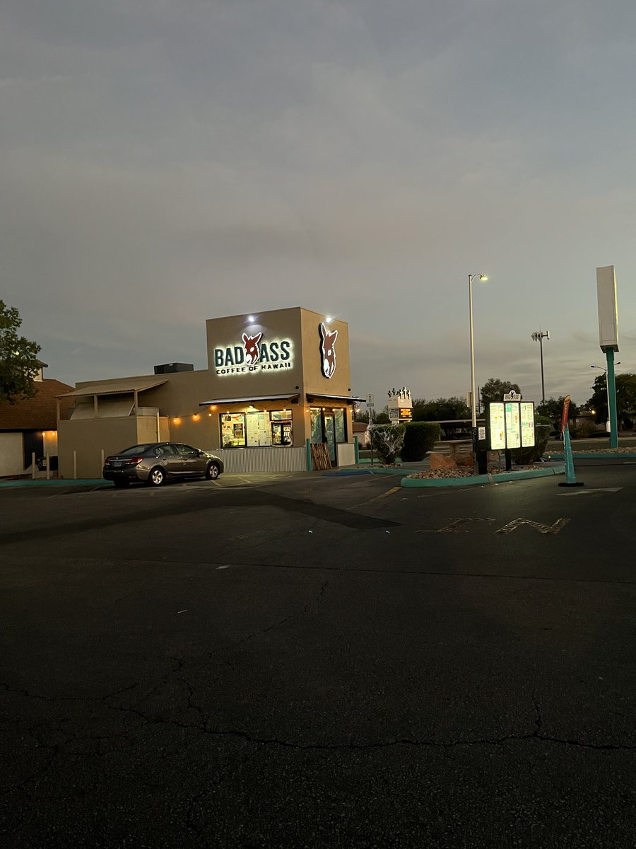 ChrisIn702's tweet image. Any locals tried this place out? Always see it lol #Vegas #LasVegas #BadAss