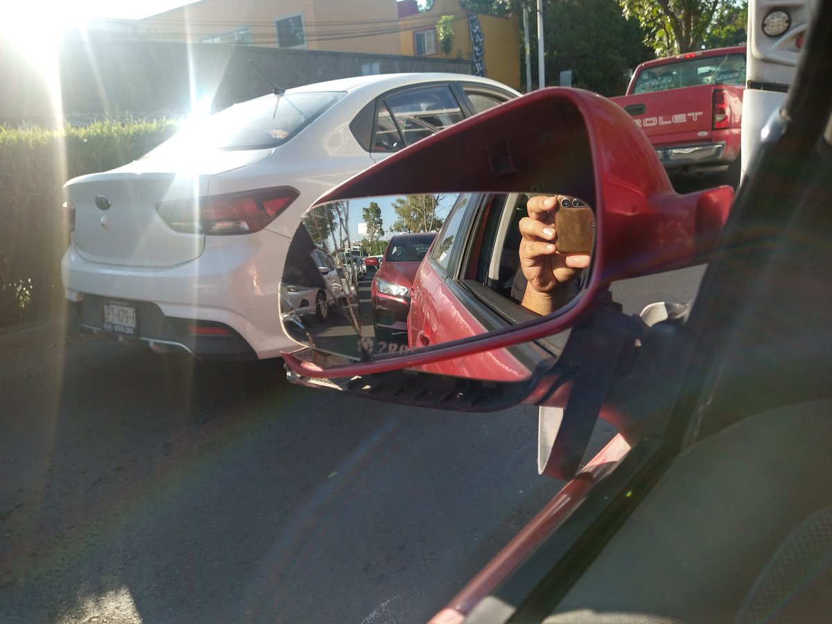Apsu_ec's tweet photo. @QrobusO esta unidad se me cerró sin pedir paso hasta llevarse mi espejo y se negó a dar su nombre para levantar el reporte. https://t.co/JSx5IKPNm5