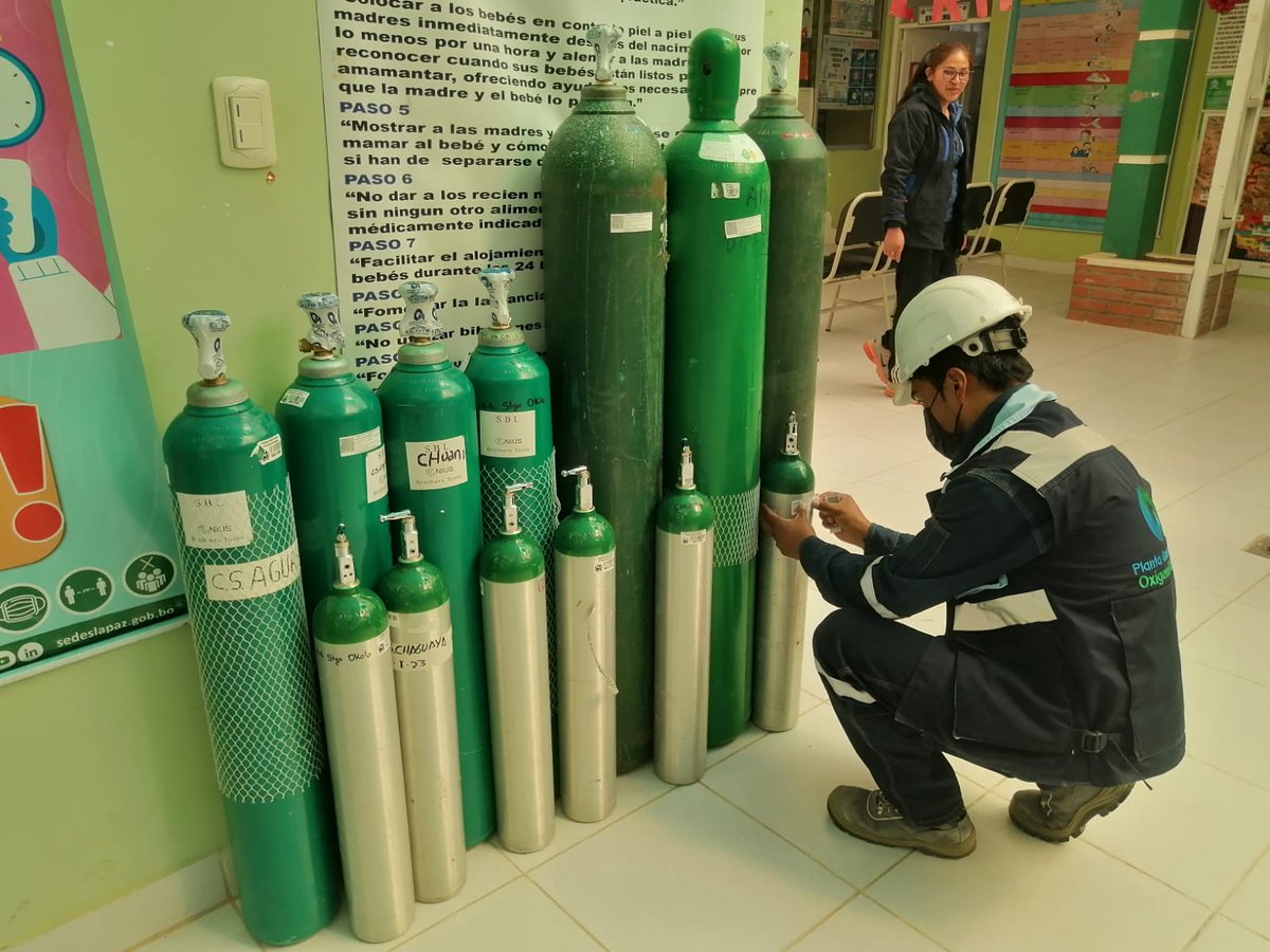 SMSALUDGAMEA's tweet photo. 🌬️Gracias a las gestiones realizadas, el Laboratorio Industrial de Oxígeno Medicinal del #GAMEA realizó la venta de oxígeno medicinal al Gobierno Autónomo Municipal Puerto Mayor de Carabuco. Este elemento será de gran ayuda para tratar a pacientes con problemas respiratorios. https://t.co/djSSjeEHcj