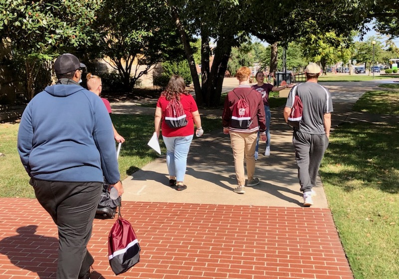 ShawneeCollege's tweet image. These Shawnee Saints got a look at what life is like for an SIU Saluki.  SCC Student Support Services recently visited @SIUC. Transfer trips allow our students to learn more about the available transfer options. 

shawneecc.edu/trio

#WeAreShawnee #TRiOSSS
