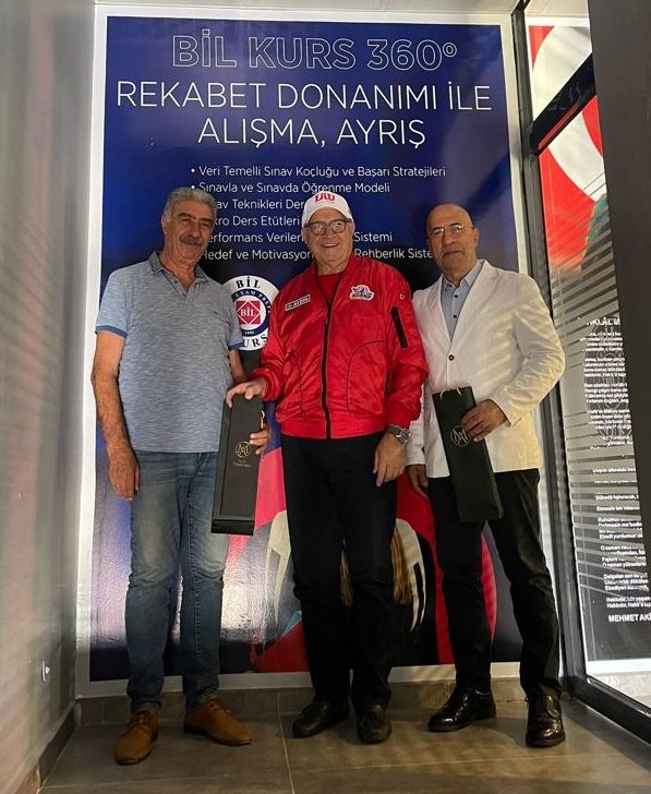 BilKurs's tweet photo. İstanbul Aydın Üniversitesi Mütevelli Heyet Başkanı, BİL Eğitim Kurumları Yönetim Kurulu Başkanımız Sn. Doç. Dr. Mustafa AYDIN @bilkursegekent Kursumuzu ziyaret ederek yöneticilerimizle yeni dönem çalışmaları hakkında istişare etti.

@drmaydin @IAUKampus https://t.co/l4FQ1WbWm9