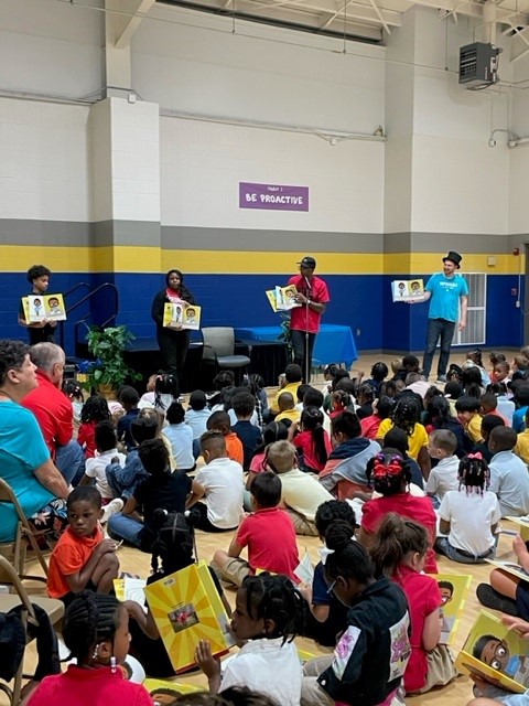 BCSD Library Media Services (@bcsdlibmedia) on Twitter photo #ReadingRally was an awesome event yesterday in <a href="/BibbSchools/">Bibb County Schools</a> at <a href="/LHWilliamsMacon/">L.H. Williams Elementary School</a> & <a href="/_rosataylor/">Rosa Taylor Tigers</a>! Thank you Malcom Mitchell for sharing the magic of reading! And a special thanks to the MB Mayor's Alliance and partners for supporting our schools! #Bibbreads #Built4Bibb #ReadingRally was an awesome event yesterday in <a href="/BibbSchools/">Bibb County Schools</a> at <a href="/LHWilliamsMacon/">L.H. Williams Elementary School</a> & <a href="/_rosataylor/">Rosa Taylor Tigers</a>! Thank you Malcom Mitchell for sharing the magic of reading! And a special thanks to the MB Mayor's Alliance and partners for supporting our schools! #Bibbreads #Built4Bibb