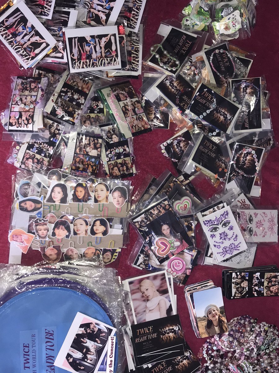 🎉 Finally, after how many sleepless nights natapos ko na ipack lahat ng FREEBIES for TWICE Ready to Be concert in Bulacan (Day 1) 🙌

- mbf, like, and rt to spread 
- 1:1 (limited quantity)
- show proof upon claiming  

More info👇
#TWICE_5TH_WORLD_TOUR_BULACAN #TWICEINBULACAN