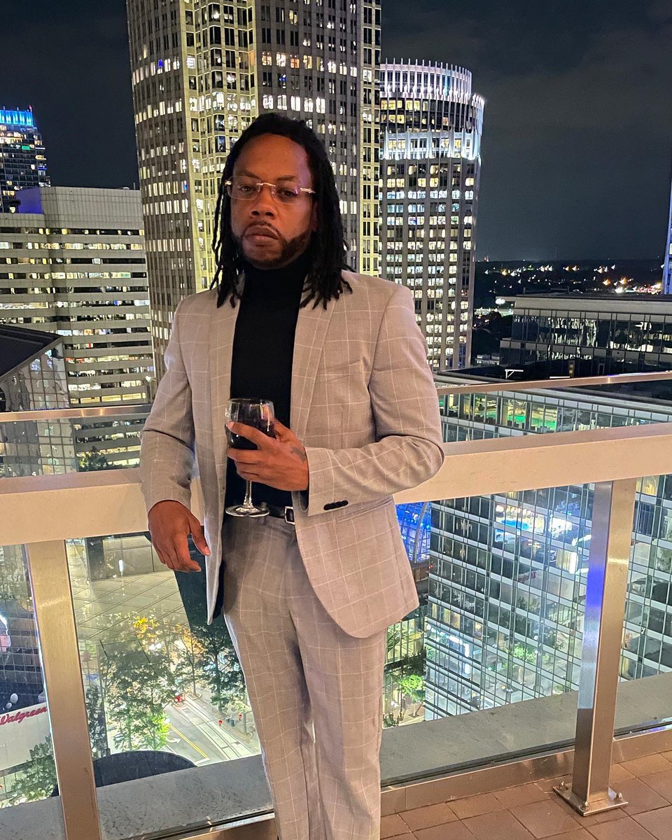realjhood's tweet photo. This is grown man B.I. https://t.co/VdCgeHFed5