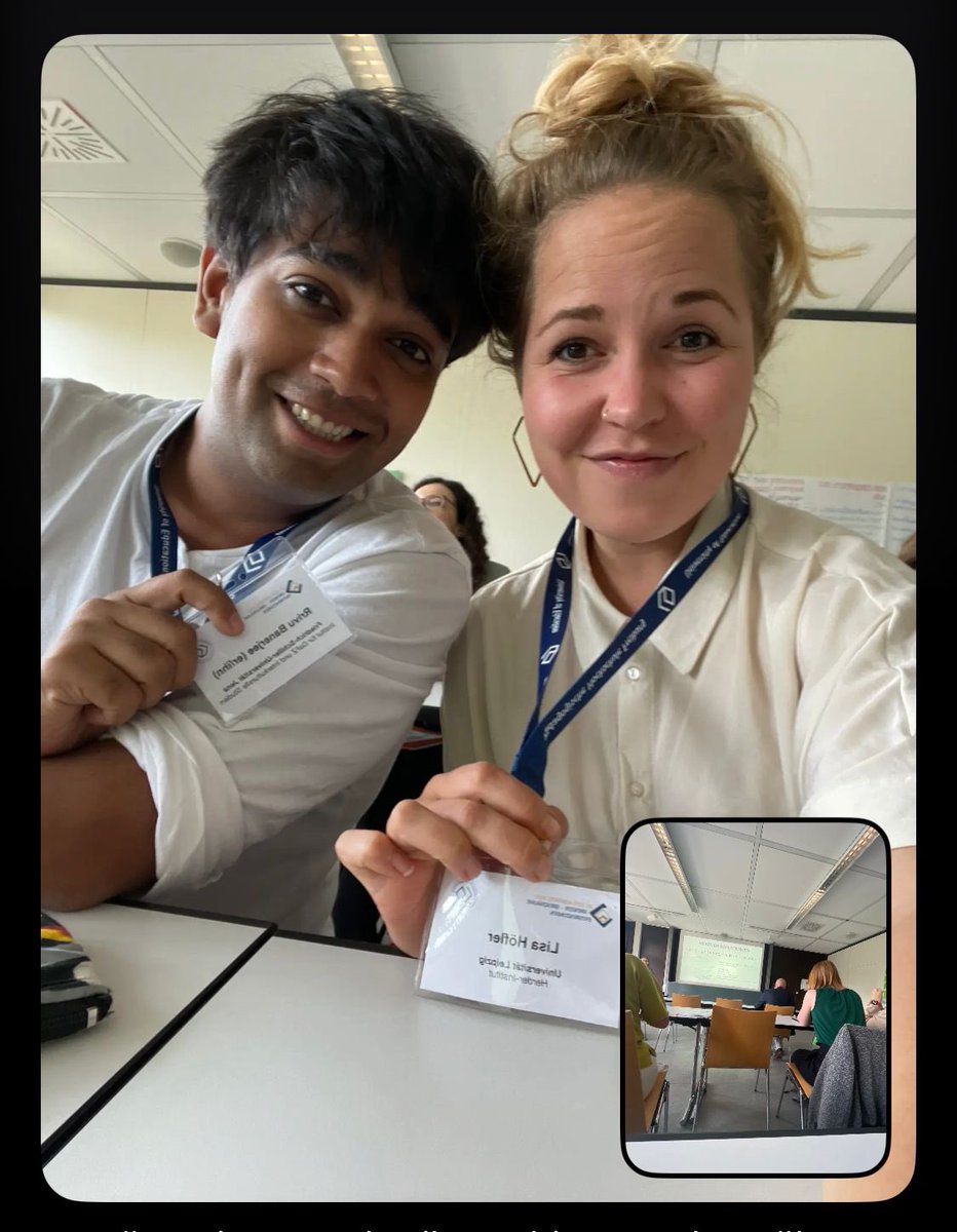 RrivuBanerjee's tweet photo. Hi, @Salzmann_Hoang!
#DGFF
@HoflerLisa https://t.co/Fo0ruedazm