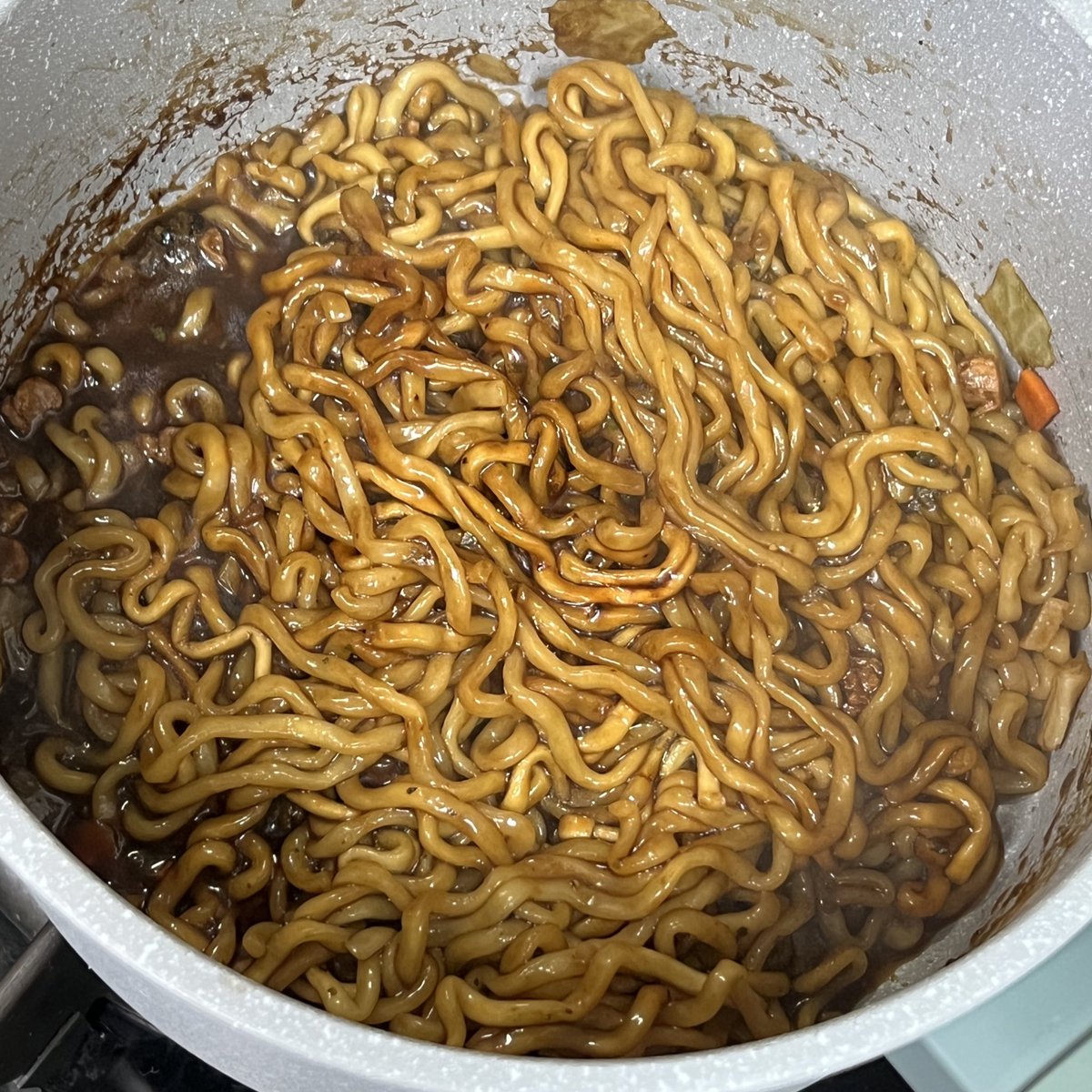 김잘먹 tweet media