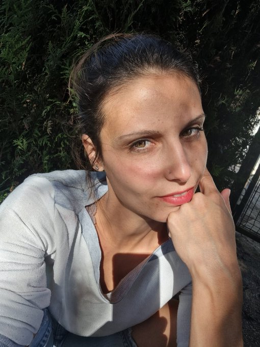 OffLucilleA - J'adoreeeeeeeee mon #regard 😊😊😊 ( bon j'ai une #tête de #fatiguer ok mais sinon sa passsssseeeee 😜😜) https://t.co/zXd4iwLclP
