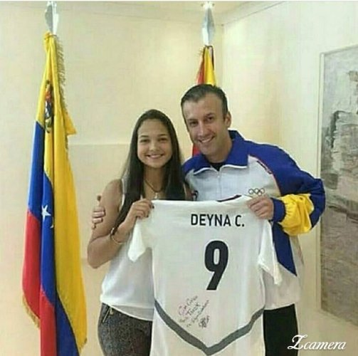 r0xkleis's tweet photo. Ya odiabamos a Deyna por chavista, no sé porque se enpeña en esforzarse https://t.co/Q5jLUNKQVm