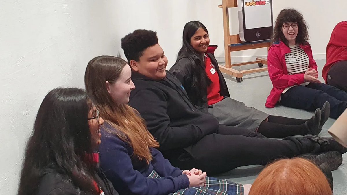 Webwise_Ireland's tweet photo. 🙌 Great to see familiar faces, and to welcome some new members to the Webwise Youth Advisory Panel!

First meeting of the school year - lots of exciting things to come! 

#YouthVoice #YouthParticipation #onlinesafety #InternetSafety #StudentVoice #Edchatie #Webwise https://t.co/vx6ty6SqJM