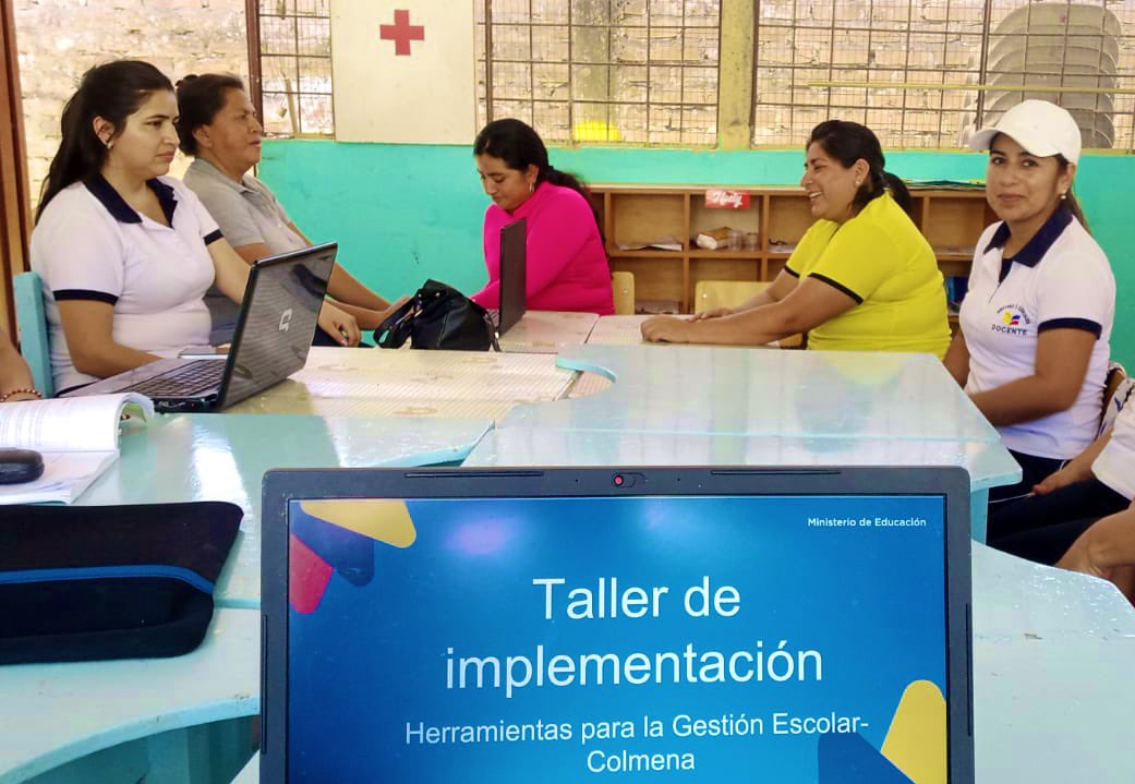 [CENTINELA DEL CÓNDOR] Líderes educativos participan de la socialización del aplicativo Colmena. Esta iniciativa promueve el derecho a la participación en la gestión escolar, donde se involucran instrumentos de planificación y seguimiento al proceso educativo. 
#ColmenaEducativa