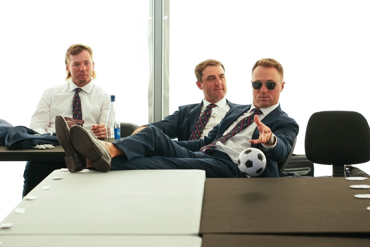 Goldman Sachs interns when the boss steps out