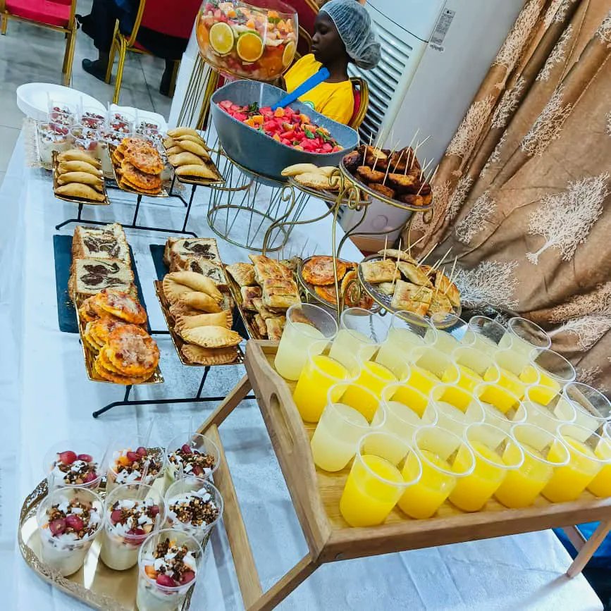FrutifreshT's tweet photo. Notre Concept Ô GOURMET au menu à @SIDTTG     🇹🇬🇹🇬🇹🇬🍉🍎🥥❤️
Félicitations à @DjakpoE pour l'initiative et pour la confiance à notre Restaurant FrutiFresh 🍉🍉🍉🍉🍎🥥🍏🍊🥝🍌🍌🇹🇬🇹🇬🇹🇬🇹🇬

#Frutifresh hedjranawoe 70484742
#Frutifresh agoe 70910404 https://t.co/HTRCHPgnIT