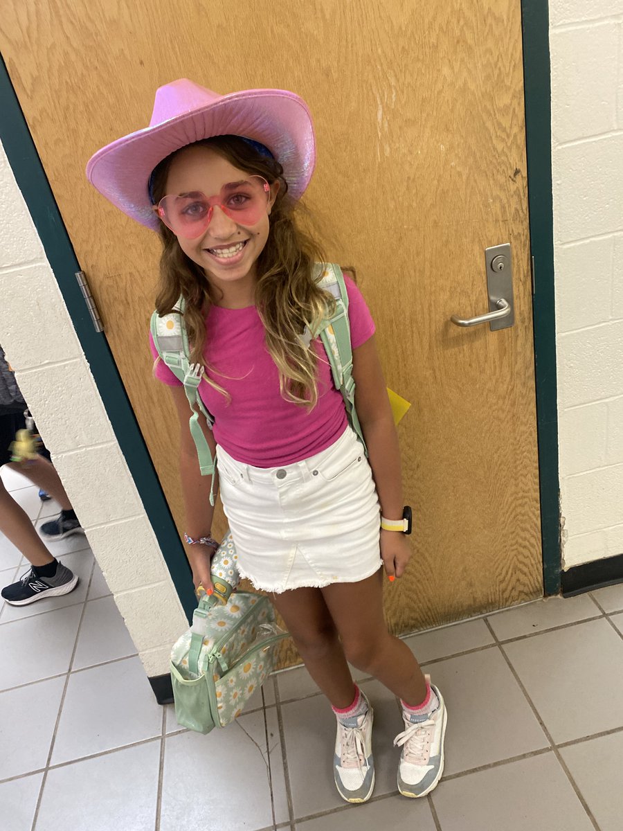 EphesusElem's tweet photo. We were seeing the world through rose-colored glasses yesterday! @chccs https://t.co/A6CrqBhUgB