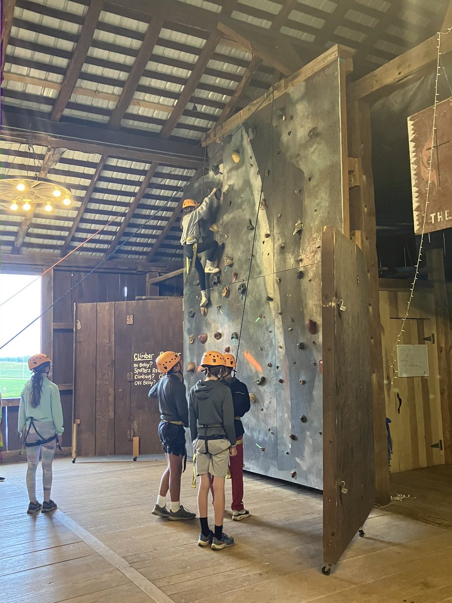 MrJamesHMS's tweet photo. Rock wall day 2 https://t.co/pTaoXwhfiw