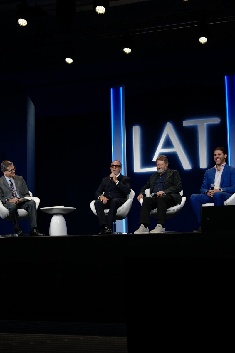 L'ATTITUDE tweet media