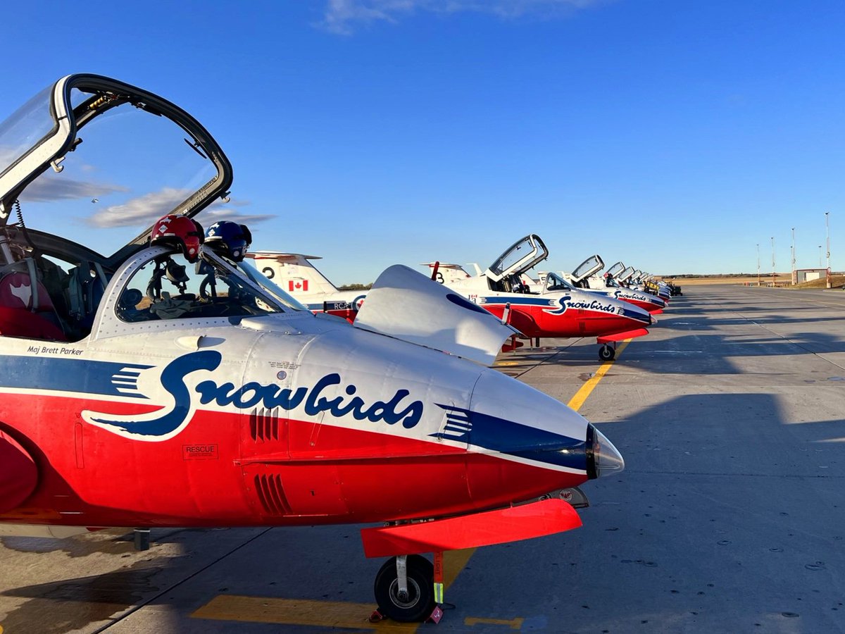 On our way to Huntington Beach, California, today for this weekend's @Pacific_Airshow!🌴⛱️🌊 It's always a pleasure for us to represent Canada to our southern neighbours. 🇨🇦🤝🇺🇸 . . #canada #California #losangeles #airshow #rcaf #aviation