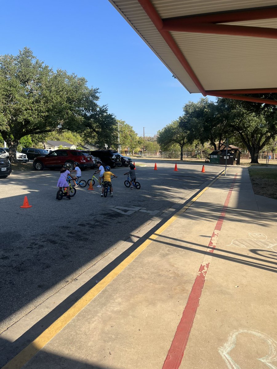 Strider bikes are being enjoyed <a href="/JeffersonAveES/">Jefferson Elementary</a> by these amazing kindergartens!!! Way to Go!! Such an incredible opportunity. 

<a href="/PeteSilvius/">Pete Silvius</a> 
<a href="/SeguinISD/">Seguin ISD</a>