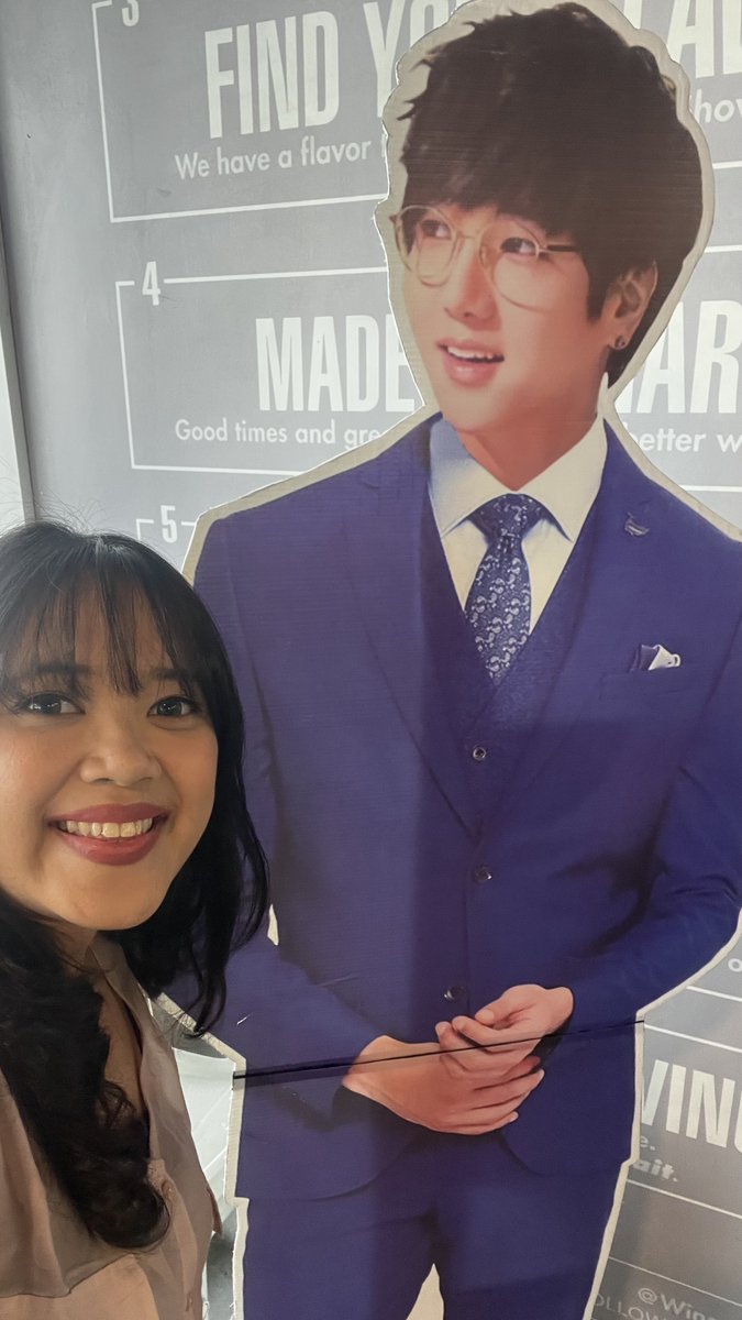 brie2910's tweet photo. Hari ini terniat nonton di FX biar bisa beli paket ultah yesung dari @1106YES_ terima kasih yaa, semuanya lucuu2 gemessshh 🥳💙 https://t.co/u2wVL4fxSP