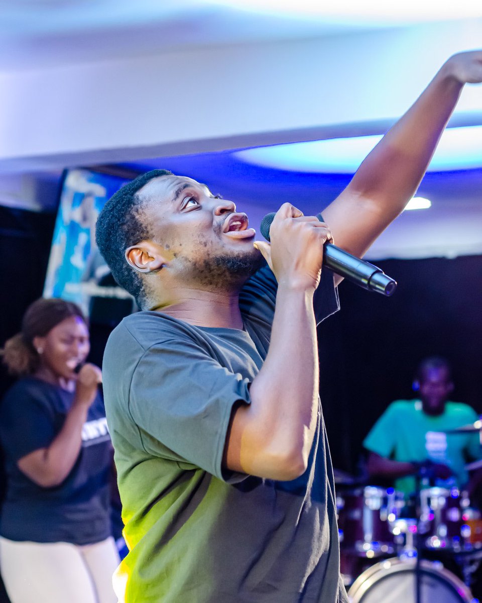 AlloteyHarry's tweet photo. What an atmosphere!!! Thank you Pastor @emmanuelnsadjei for being a blessing. See y’all tonight at 7pm. #cstat7 #thebestisyettocome https://t.co/IyXgkia9m4