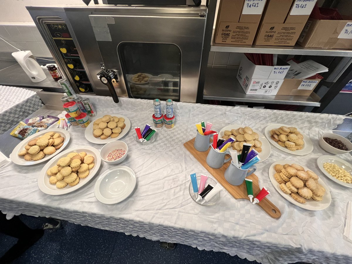 Join us in LM6 for food tech as part of our annual open evening! Help us decorate some yummy biscuits and scones!