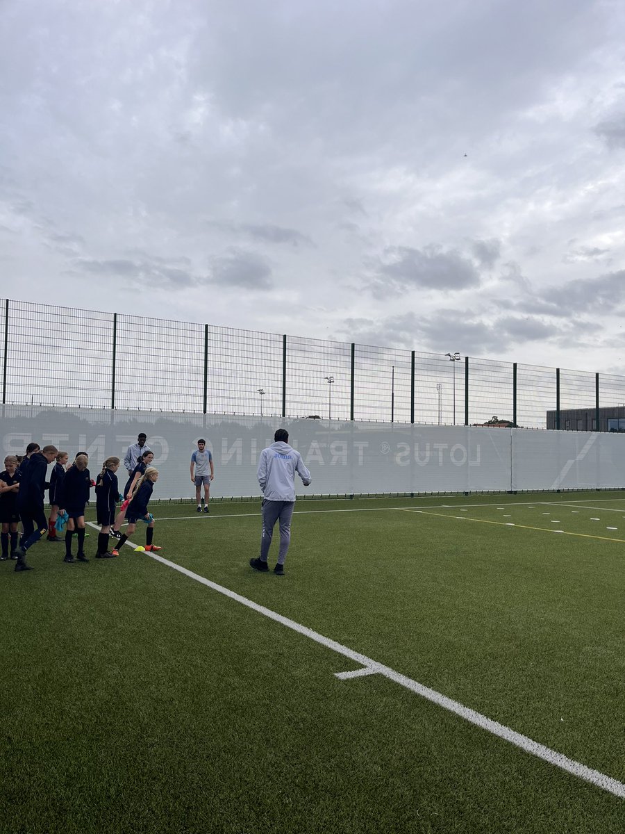 Arrived at <a href="/NorwichCityAcad/">Norwich City Academy</a> for some coaching from the Year 2 Scholars! 

Thankyou⚽️👏🏼