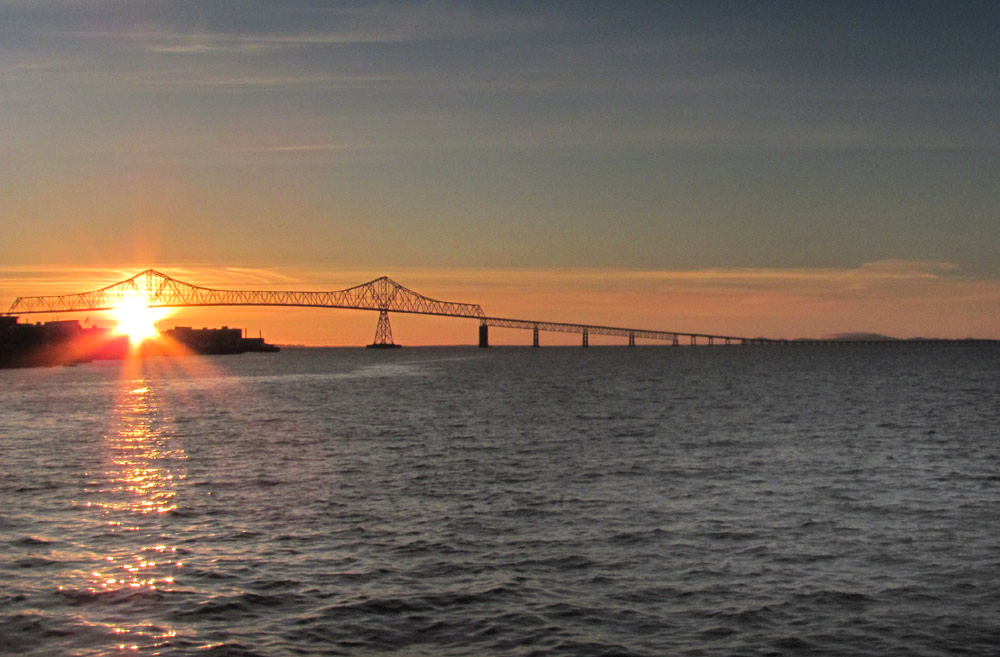 OregonCoastBuzz's tweet photo. 3 Wild Curiosities of Astoria, Oregon Coast No One Else Has. Hint: 1st Exploding Whale, Bridge, Star Trek ---- The only town in the universe Star Trek called 'heaven'; Florence didn't have the first #explodingwhale #StarTrek https://t.co/VMjkcbV11z https://t.co/LmdzN1w9gw