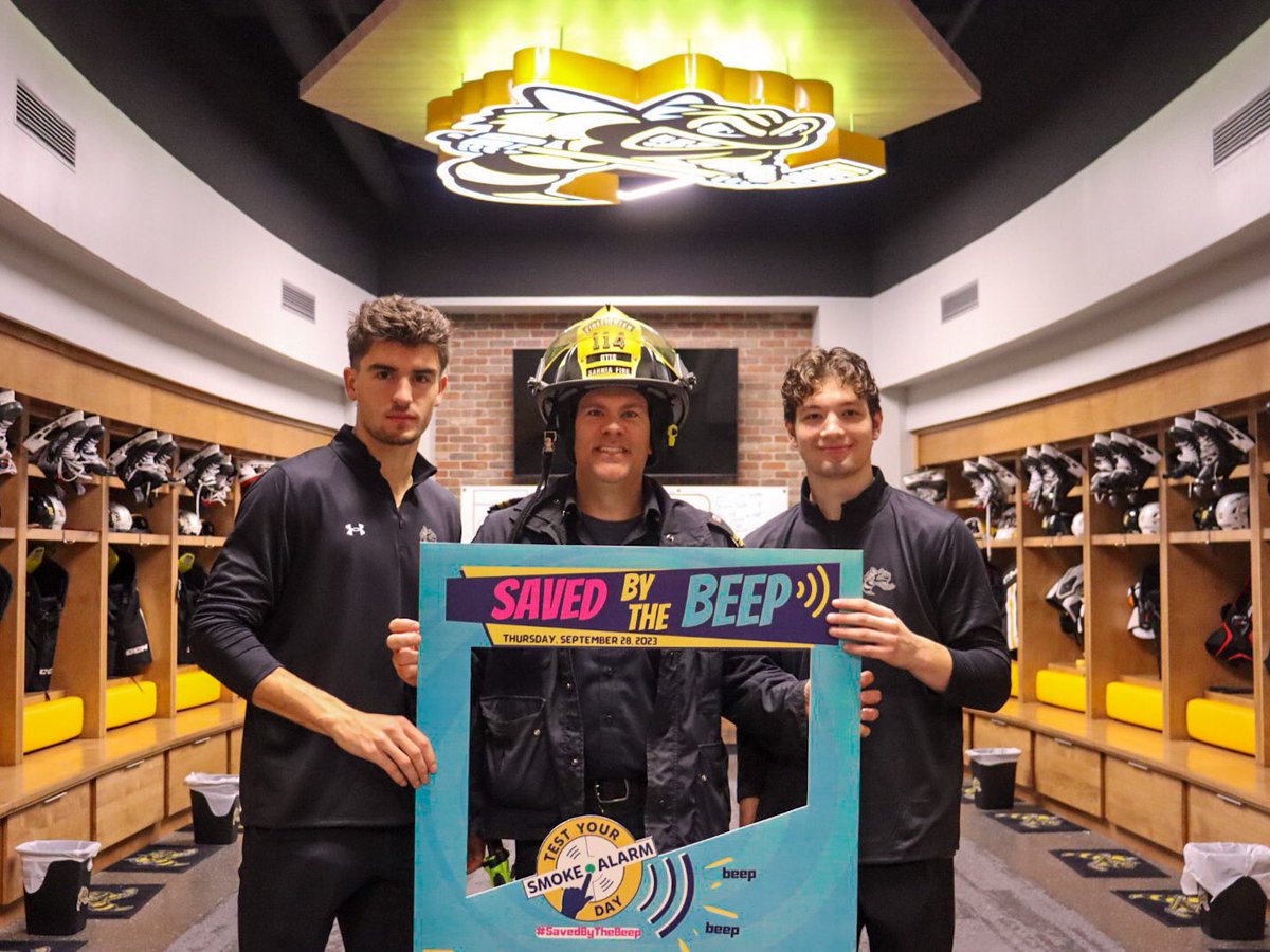 Thank You <a href="/StingHockey/">Sarnia Sting</a> players Marko Sikic (L) and Zach Filak (R) and the STING 🐝 organization for helping <a href="/sarniafire/">Sarnia Fire Rescue</a> get this life saving message out! Test your smoke alarms to make sure you will be #SavedByTheBeep! #GetLoud #StrengthInNumbers