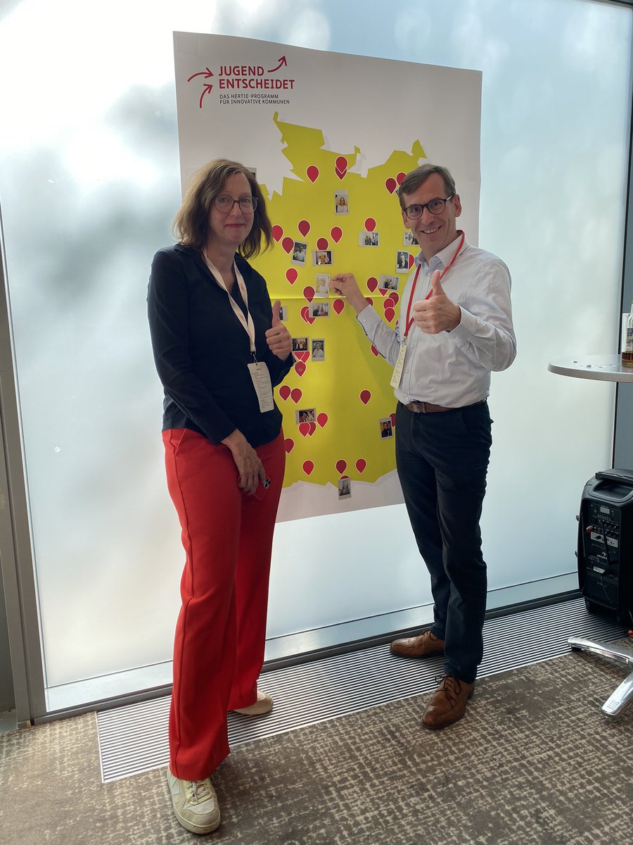 T2408's tweet photo. Bundesforum Jugend Entscheidet der Hertie-Stiftung. Austausch zwischen Wissenschaft, Praktikern, Politikern zu Themen rund um Jugendpartizipartizipation und -beteiligung.

#jugendentscheidet #Warburg  #partizpation #jugend #mitmachen #austausch #zukunftlokalgestalten https://t.co/GNSEyPaiGm