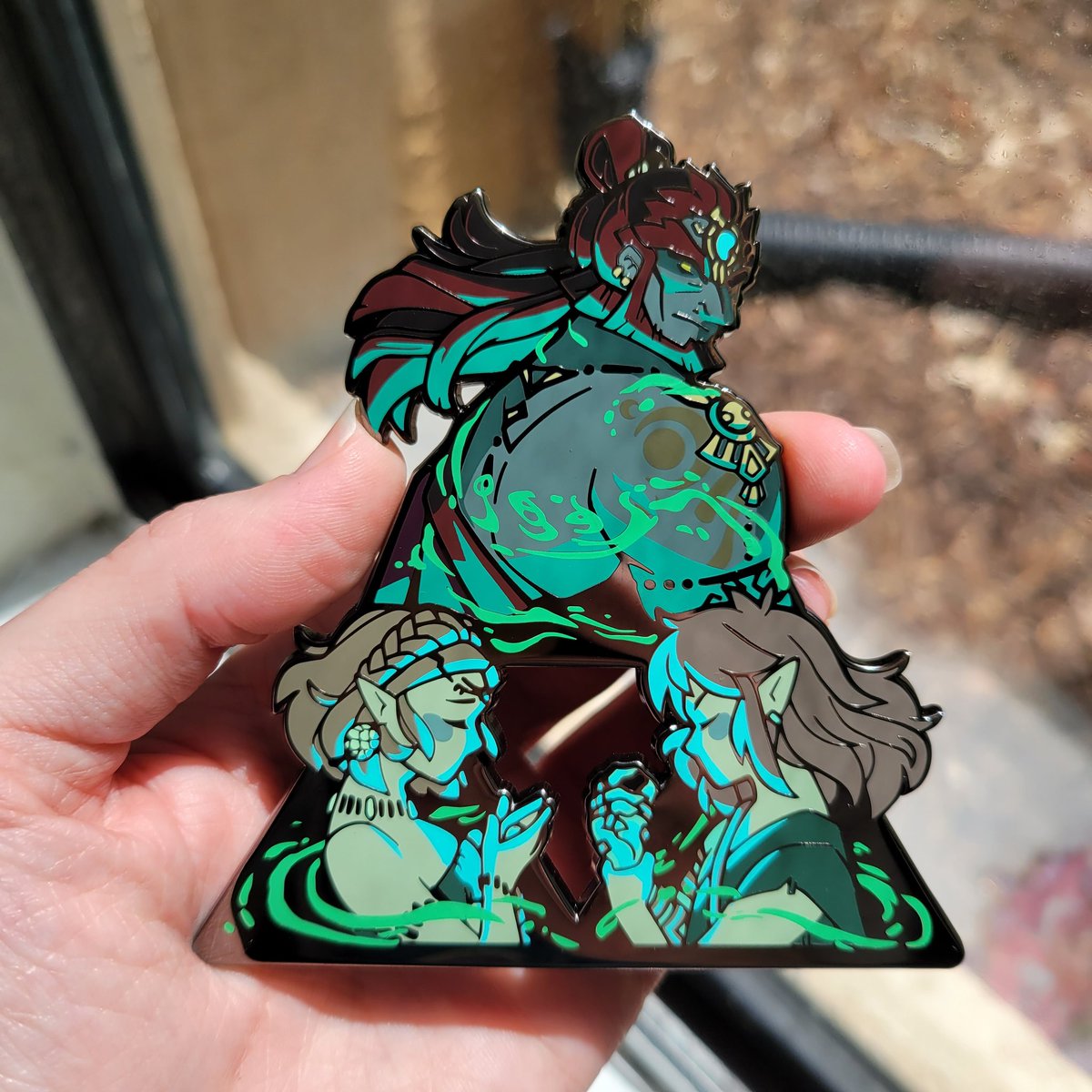 lukellios's tweet photo. My TotK Triforce pins are back in stock!! Check them out at the link below, I have A and B grade available! #LegendOfZelda https://t.co/irX4Uk0BN8