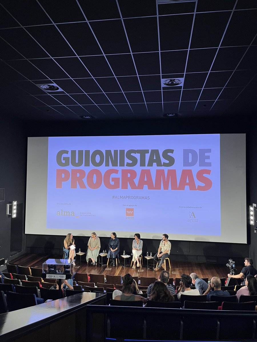 _rsteresa's tweet photo. Un gustazo escuchar a apasionados guionistas de la mano de @almaguionistas. Toda una inspiración para la cantera que se viene 🤍
#ALMAPROGRAMAS https://t.co/GsdZZSVhoo