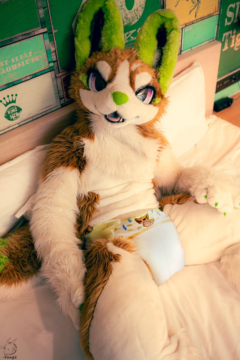 mit72129406's tweet photo. 😃😃😃😃😃😃
#FursuitFriday 
#fursuitfriday https://t.co/NeopgzvdSN